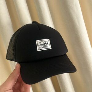 Herschel Supply Company KIDS black Mesh Whaler Cap Hat